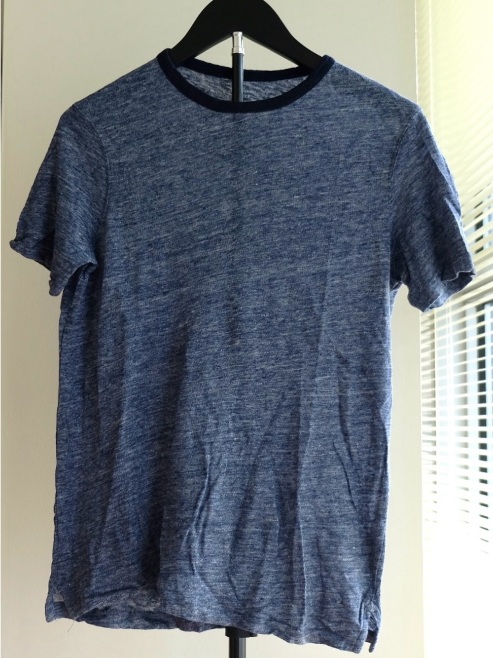 Club Monaco Linen Blue Short Sleeve Crewneck Tee